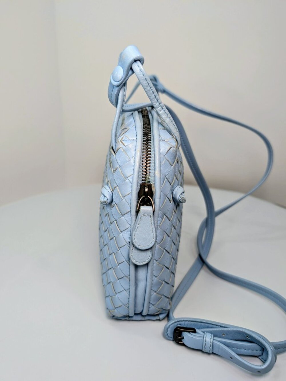 Bottega Veneta Sky Blue Intrecciato Leather Double-Handle Crossbody Camera Bag - Picture 3 of 10